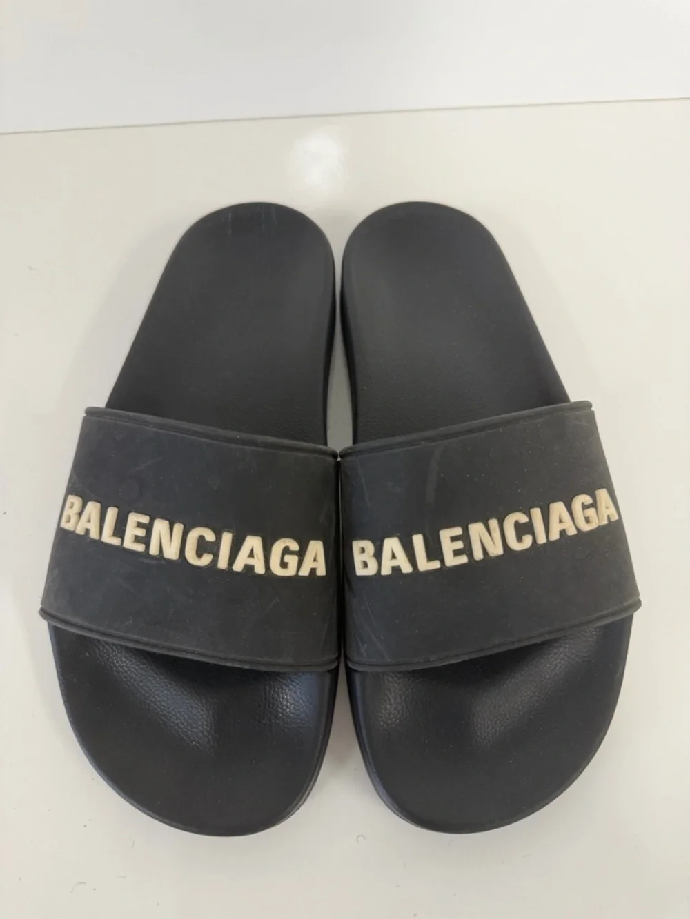 Balenciaga Women’s Black Rubber Pool Slides with Logo. Size: US 9 - Picture 3 of 8